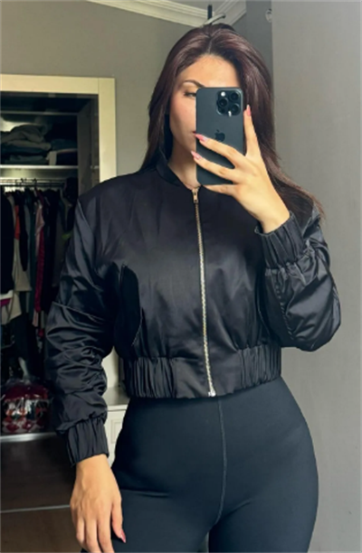 Siyah Saten Kumaş Önü Fermuarlı Cep Detaylı Mont