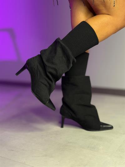 Siyah Sivri Burun Tasarım Çizme