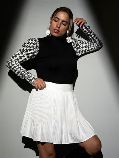 Siyah Uzun Kollu Balon Kol Detaylı Balıkçı Yaka Bluz