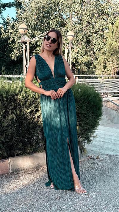 Zümrüt Yeşili  Saten Pilise Sırt Ve Göğüs Dekolteli Elbise
