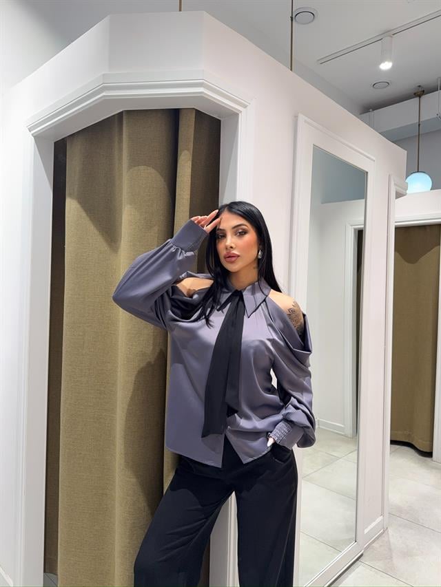 Antrasit Omuz Detaylı Saten GömlekGömlekST4645Antrasit Omuz Detaylı Saten Gömlek
