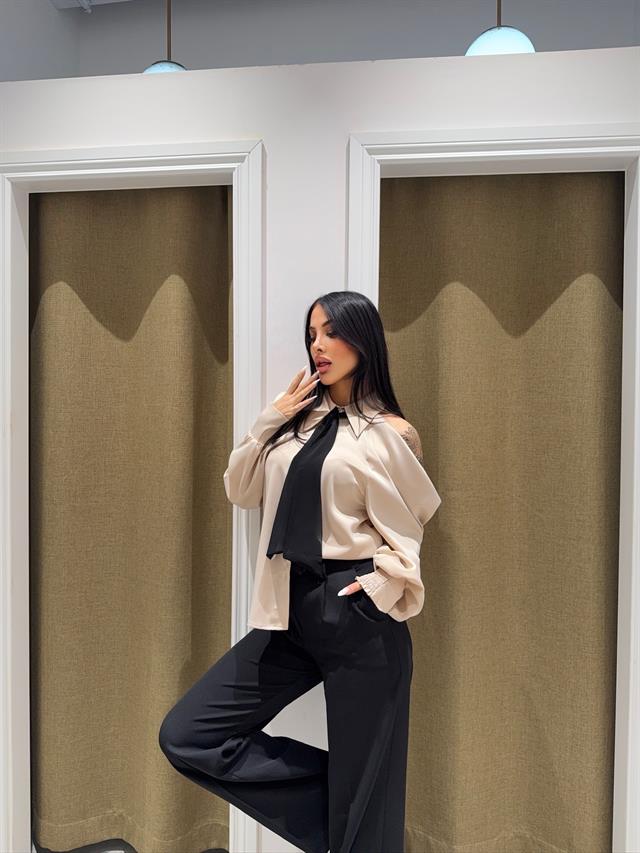 Bej Omuz Detaylı Saten GömlekGömlekST4646Bej Omuz Detaylı Saten Gömlek