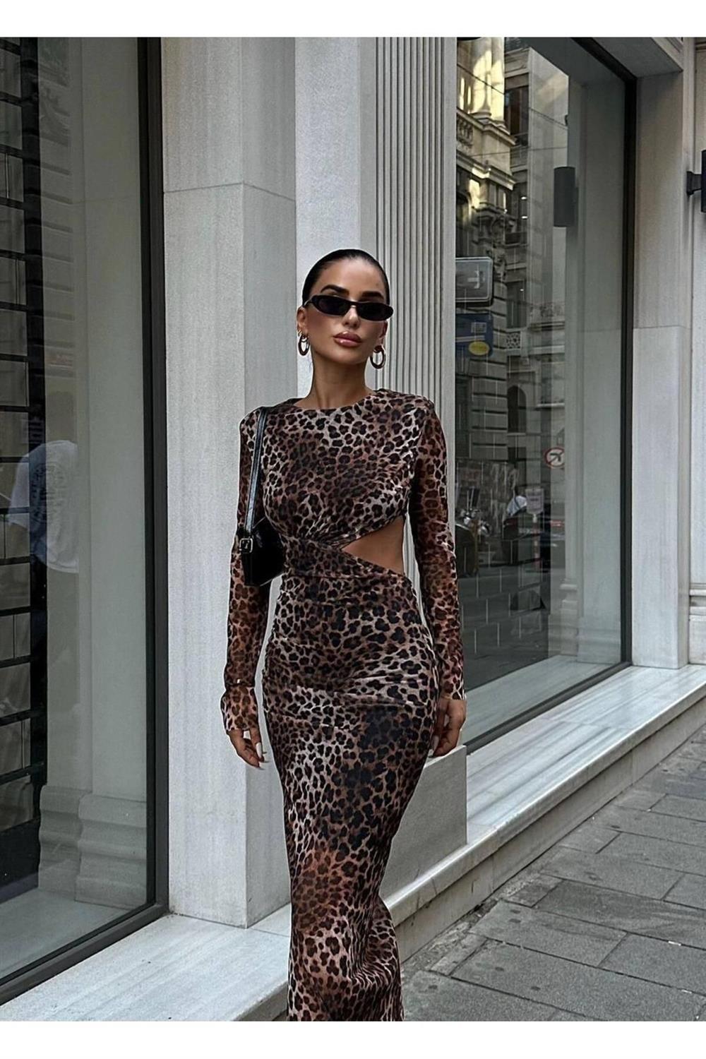 Bel Detaylı Leopar Desenli Midi Elbise