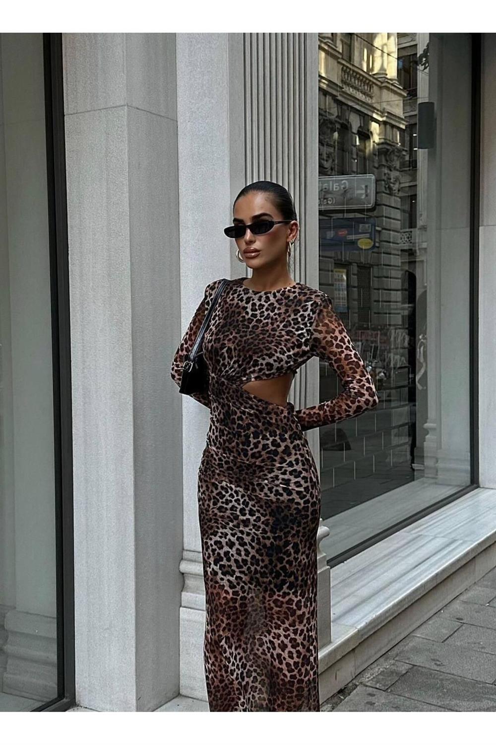 Bel Detaylı Leopar Desenli Midi Elbise