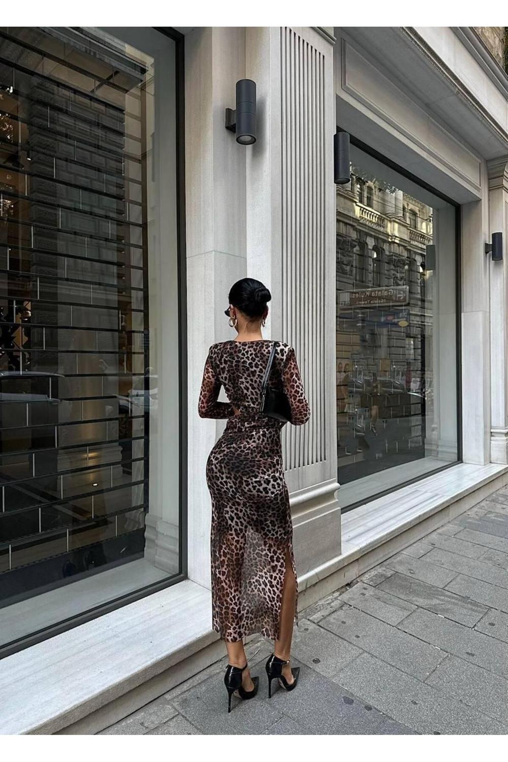 Bel Detaylı Leopar Desenli Midi Elbise