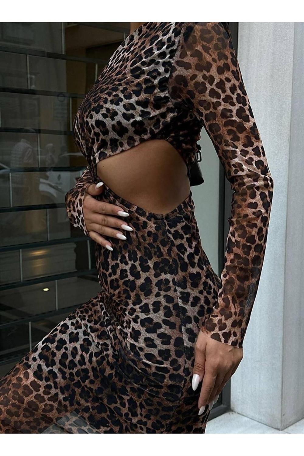 Bel Detaylı Leopar Desenli Midi Elbise
