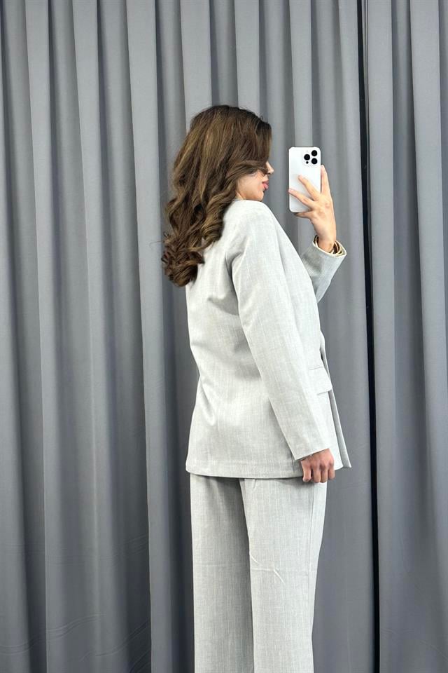 Gri Önü Düğmeli Broş Detayılı Vatkalı Blazer CeketBlazer CeketST-5380-5823TİCİMAX