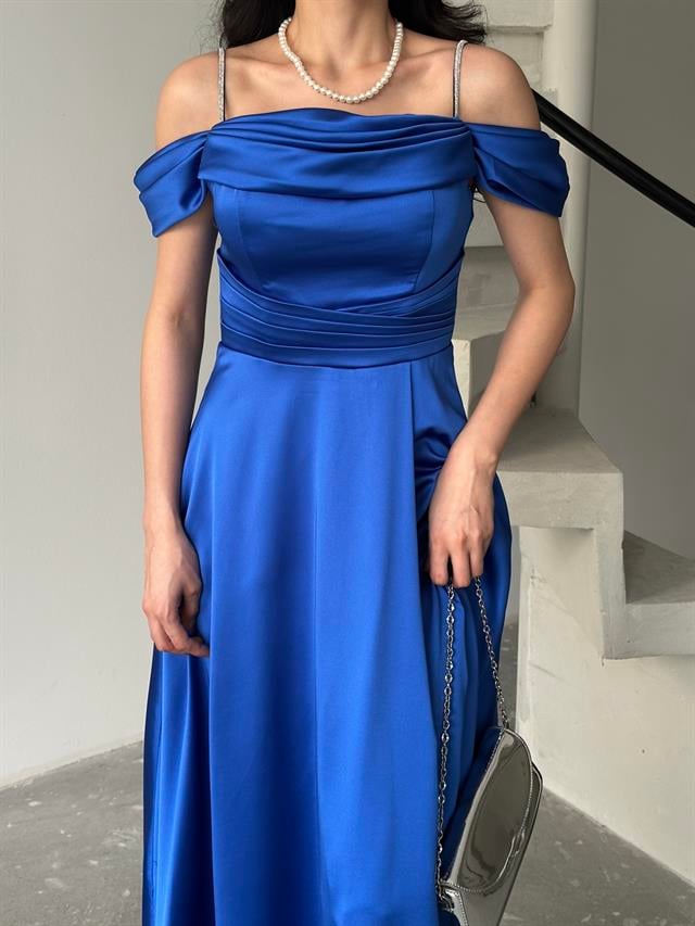 Saks Mavi Taş Askılı Düşük Kol Saten AbiyeAbiye & Mezuniyet ElbisesiST5645-6118