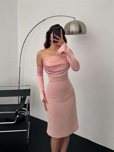Pudra Saten Kol Detaylı Midi Abiye ElbiseAbiye & Mezuniyet ElbisesiST5511-1168Saten Kol Detaylı  Abiye Elbise
