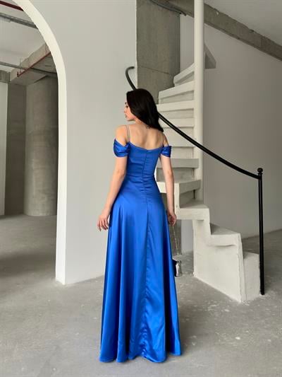 Saks Mavi Taş Askılı Düşük Kol Saten AbiyeAbiye & Mezuniyet ElbisesiST5645-6118