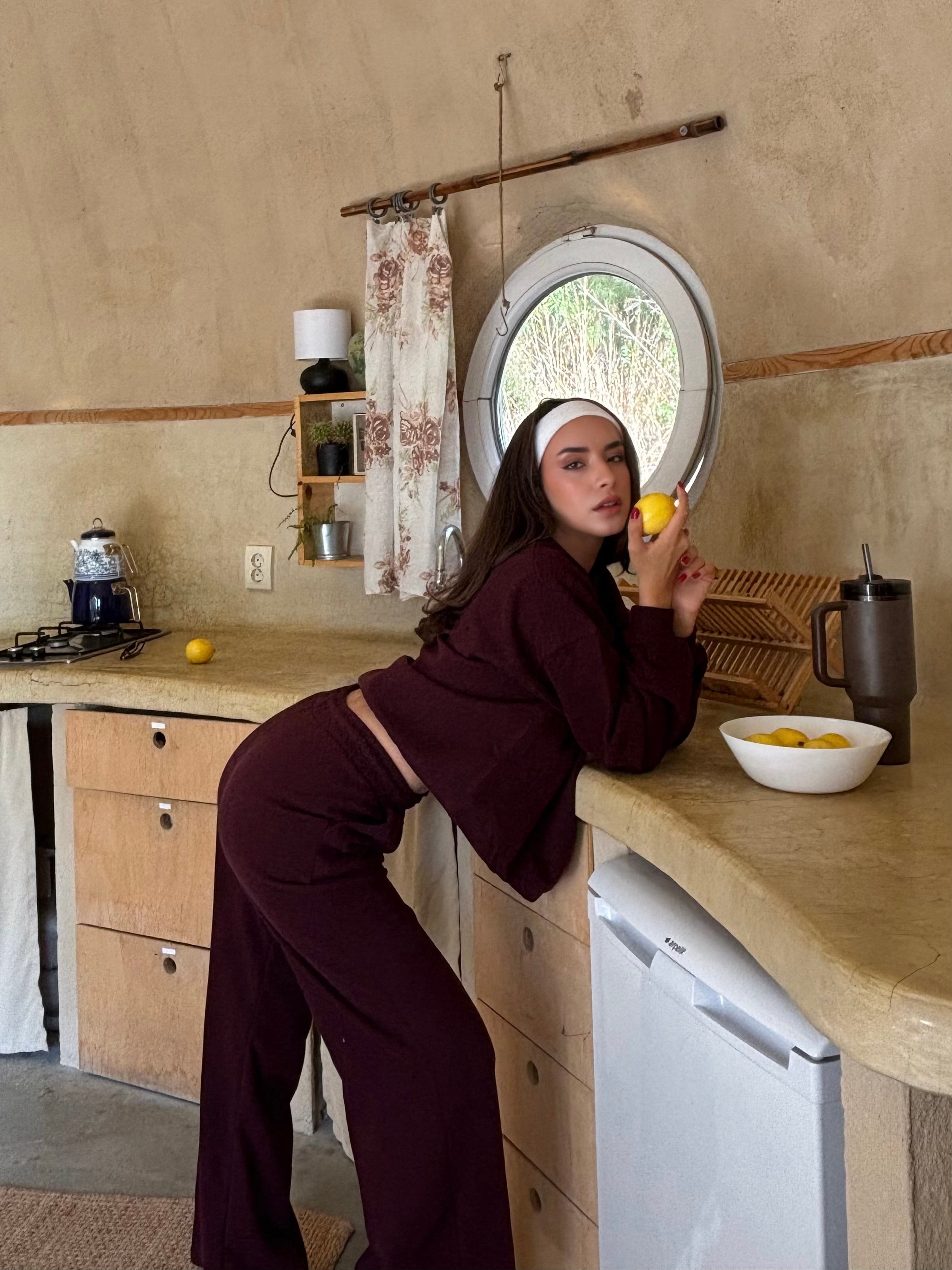 Case II Athleisure Collection pamuklu triko jogger ve hoodie kombin görseli