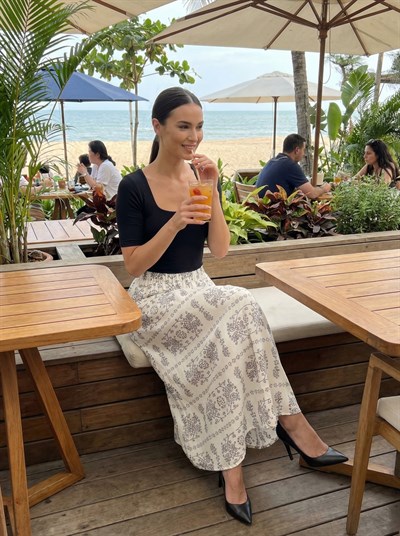 Apsen Kadın Beyaz Geometrik Desenli Yüksek Bel Lastikli Dökümlü A-Kesim Maksi Etek 2204-90