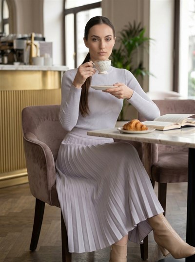 Apsen Kadın Zarif Açık Gri Piliseli Klasik Midi Etek 2205-100