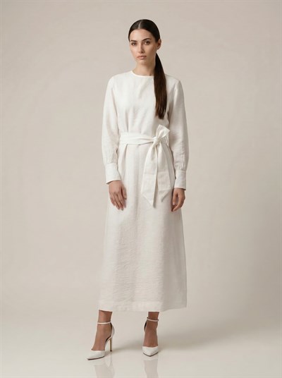Apsen Kadın Zarif Minimalist Beyaz Kuşaklı Uzun Keten Elbise 4527-135