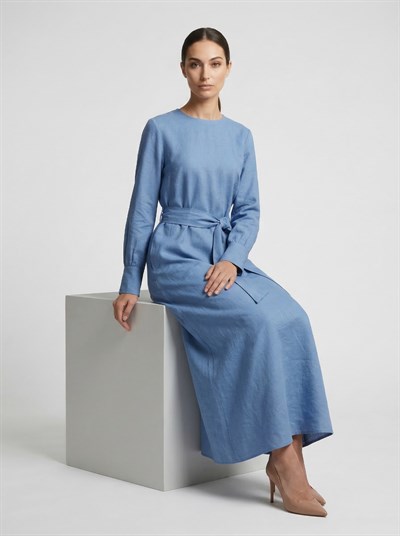 Apsen Kadın Zarif Minimalist Mavi Kuşaklı Uzun Keten Elbise 4527-135