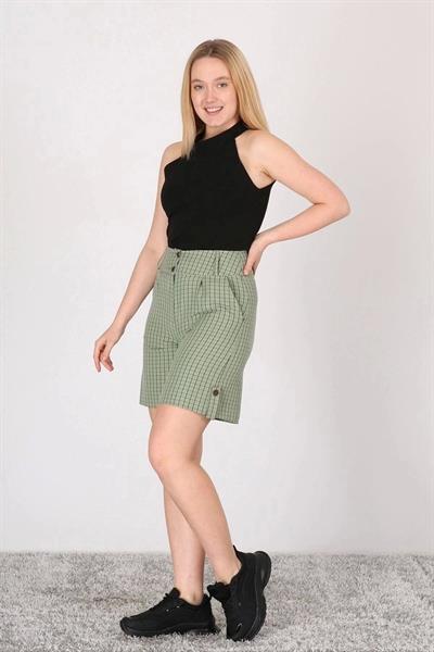 Kadın Yeşil Cepli Düğme Detaylı Ekose Şort