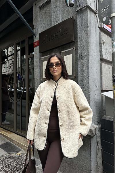 Bej Kadın Peluş Düğmeli Oversize Ceket – Yumuşak Dokulu MLB134 