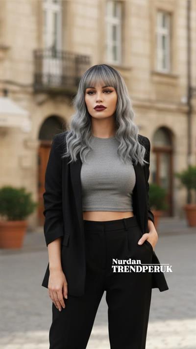 Dalgalı Kısa Perçemli Fiber Sentetik Peruk - Siyah / Gri Ombreli