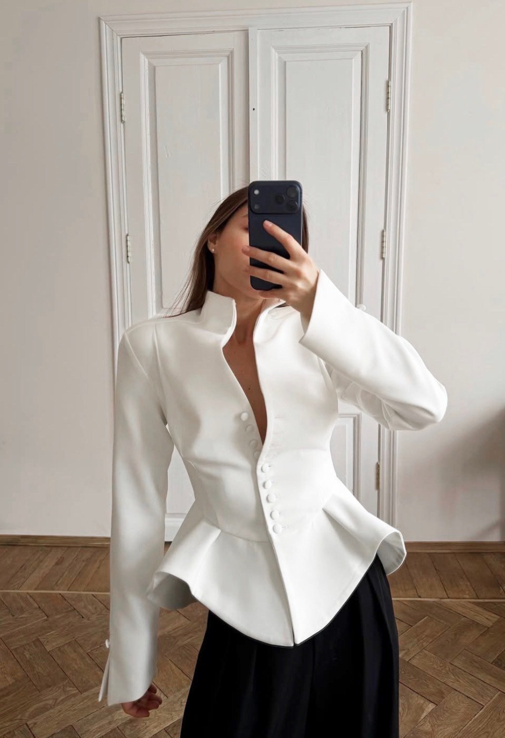 TASARIM PEPLUM DETAYLI DÜĞMELİ BEYAZ CEKET 