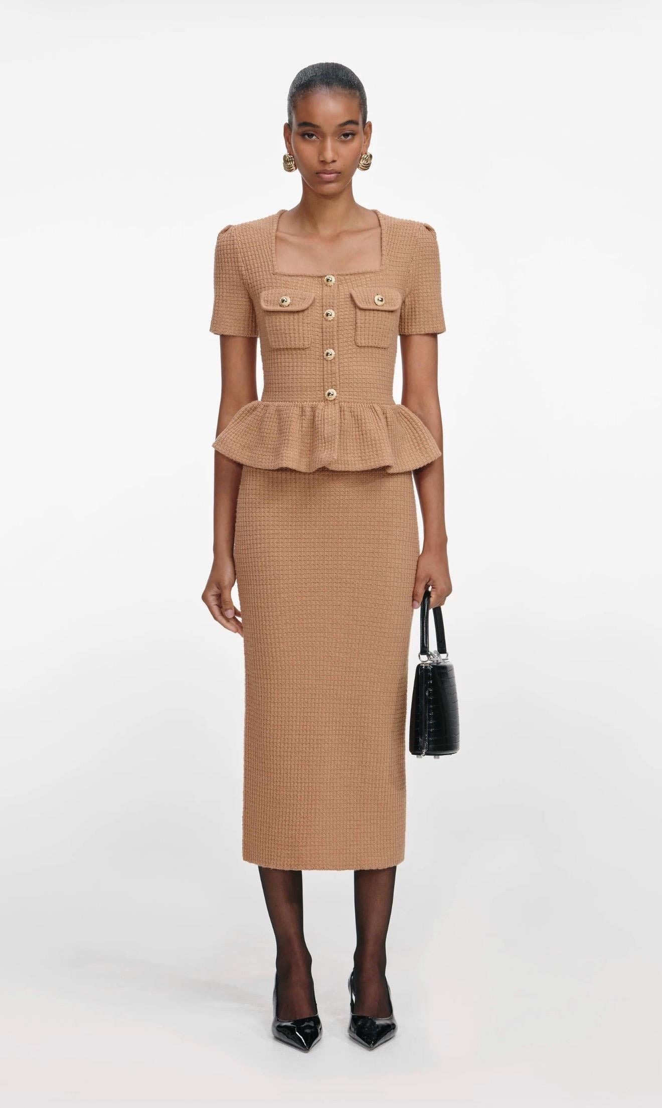 Gold Düğmeli Peplum Detaylı Midi Triko Camel Elbise