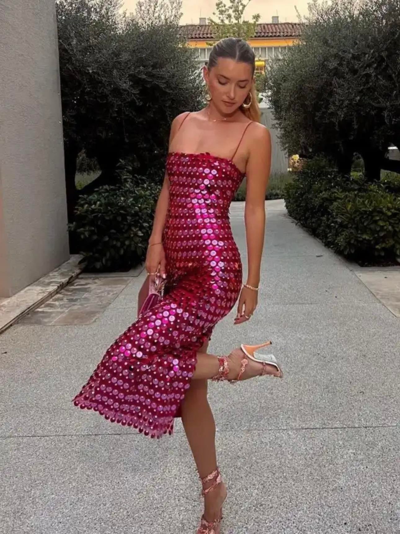 TASARIM İP ASKILI PULLU PEMBE MİDİ ELBİSE