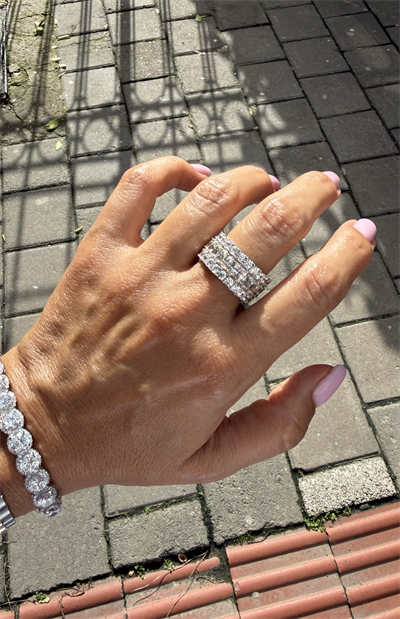 DIAMOND LINES