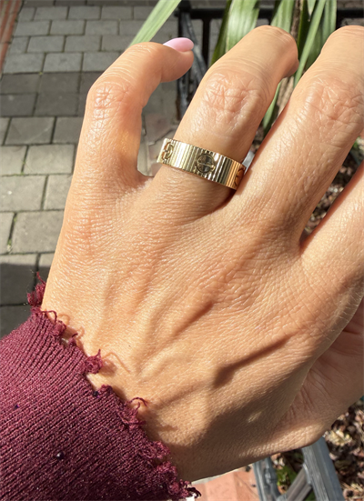 LOVE RING