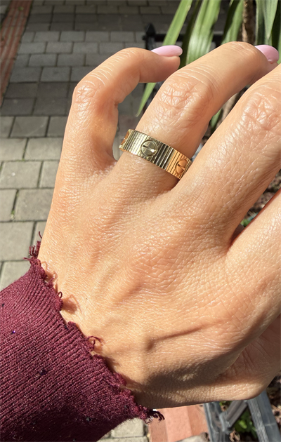 LOVE RING