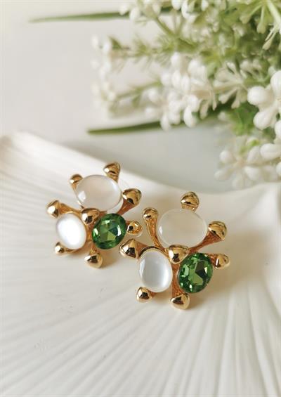 Sedefl Boncuk ve Yeşil Taş Detaylı Gold Küpe