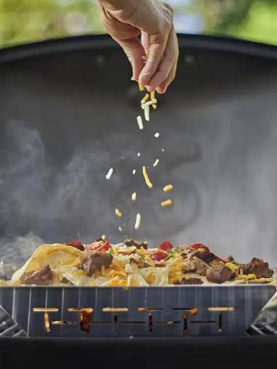 Weber 6481 Deluxe Grilling Basket Small – Küçük Izgara Sepeti 19x24 cm (Sebze & Et İçin; Tüm Weber Izgaralar Uyumlu)