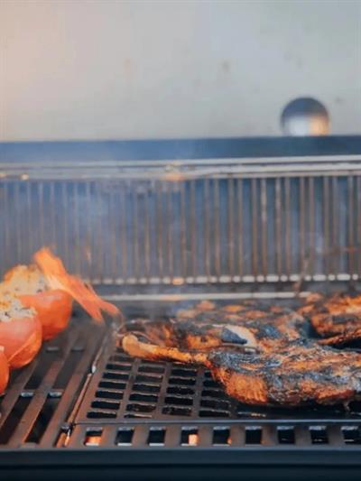 Weber CRAFTED Dual-Sided Sear Grate 7680 – GBS Çift Taraflı Mühür Izgarası Porcelain-Emaye Döküm | Et & Hassas Malzemeler İçin Çift Yüzey