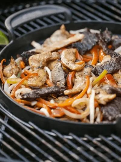 Weber Gourmet BBQ System Griddle 7421 Porcelain-enameled Cast Iron | Çok Yüzeyli Plancha | GBS™ Uyumlu