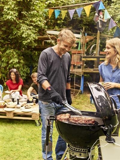 Weber Master-Touch GBS E-5750 – Parlak Siyah Emaye Paslanmaz GBS Izgara | Smoke-Vent Kontrolü | One-Touch™ Temizlik