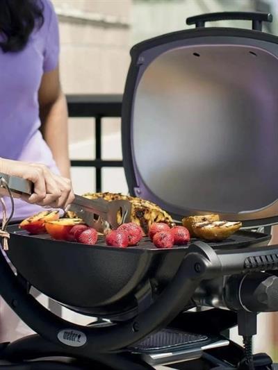 Weber Q 1400 Elektrikli Izgara + Stand Seti – 2 200 W | 43 × 32 cm | “Easy-Fold” Stand