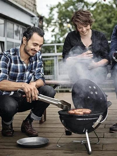 Weber Smokey Joe Premium 37 cm – Parlak Siyah Emaye Tuck-N-Carry™ Kapak Kilidi | 37 cm Portatif Kettle