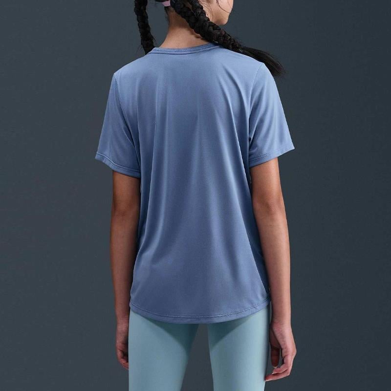 Nike Winter One Fitted Kız Çocuk Dri-FIT Kısa Kollu Antreman Tişörtü