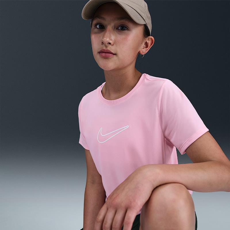 Nike One Fitted Kız Çocuk Dri-FIT Kısa Kollu Antreman Tişörtü