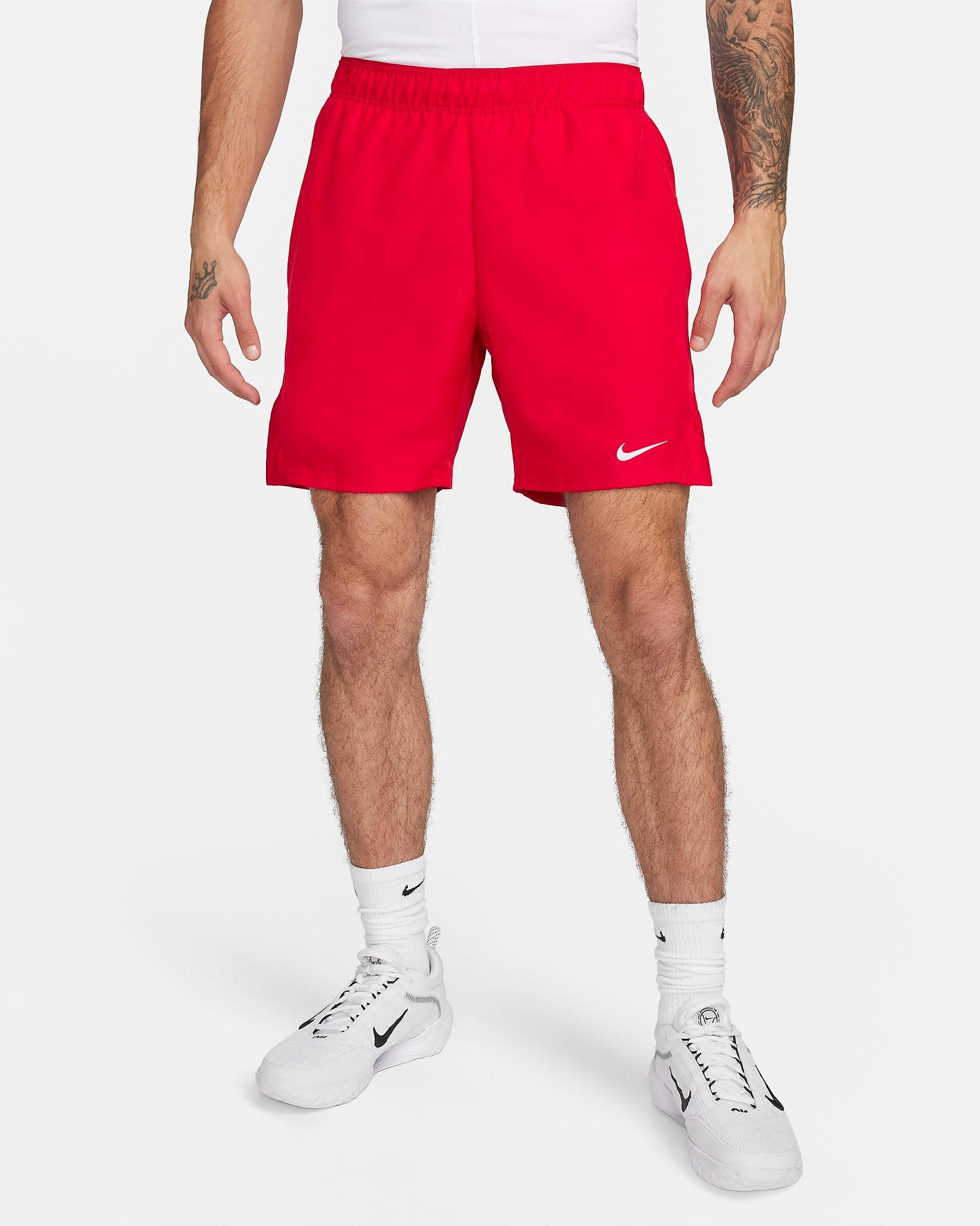 NikeCourt Dri-FIT Victory 7