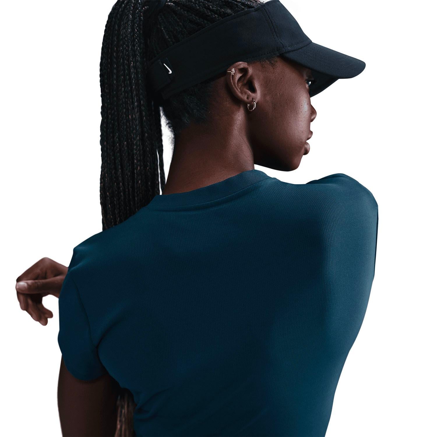 NikeCourt Advantage Dri-FIT Kısa Kollu Kadın Tenis Üstü