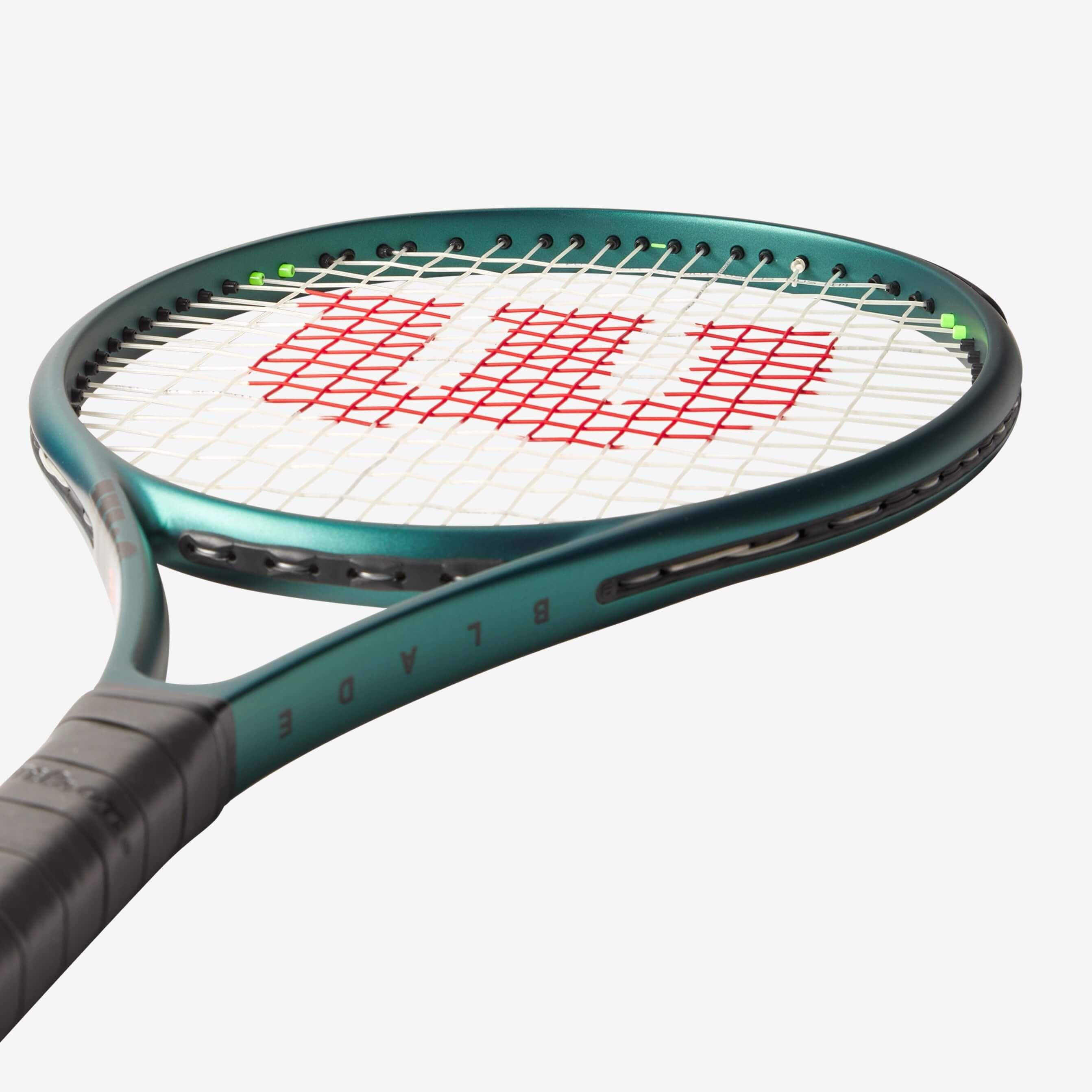 Wilson Blade 25 v9 Junior Tenis Raketi