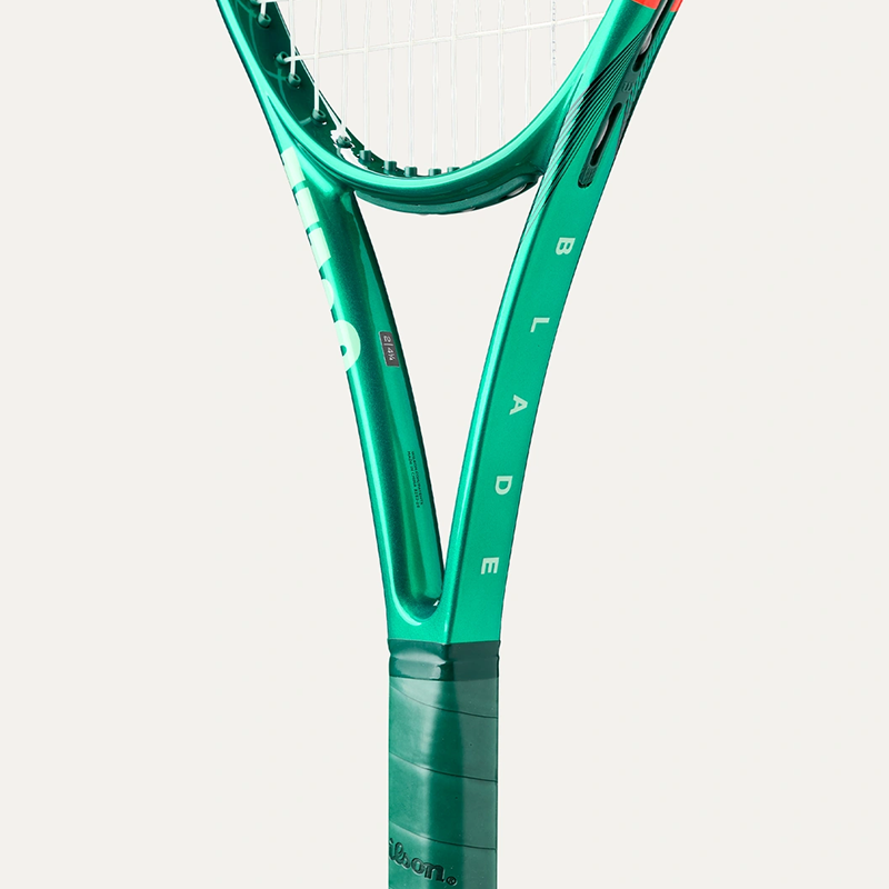 Wilson Blade 100UL v10 Tenis Raketi (265gr.)