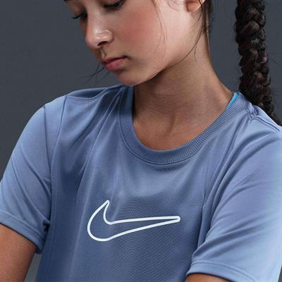 Nike Winter One Fitted Kız Çocuk Dri-FIT Kısa Kollu Antreman Tişörtü