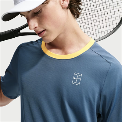 NikeCourt Advantage Dri-FIT Erkek Tenis Tişörtü