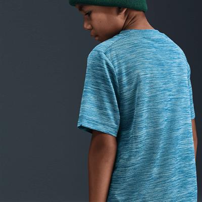 Nike Multi Dri-FIT Erkek Çocuk Antreman Üstü