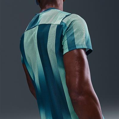 NikeCourt Victory Dri-FIT Erkek Tenis Tişörtü