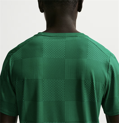 NikeCourt Advantage Dri-FIT Erkek Tenis Tişörtü