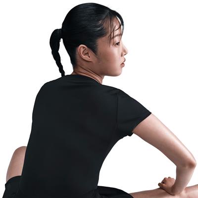 NikeCourt Advantage Dri-FIT Kısa Kollu Kadın Tenis Üstü