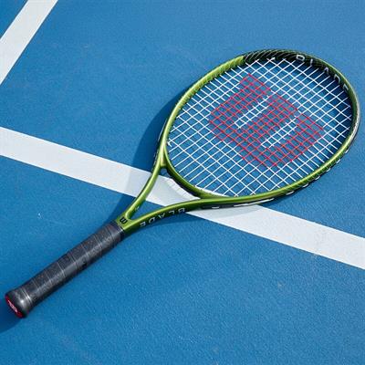 Wilson Blade Feel Comp 26 Junior Tenis Raketi 