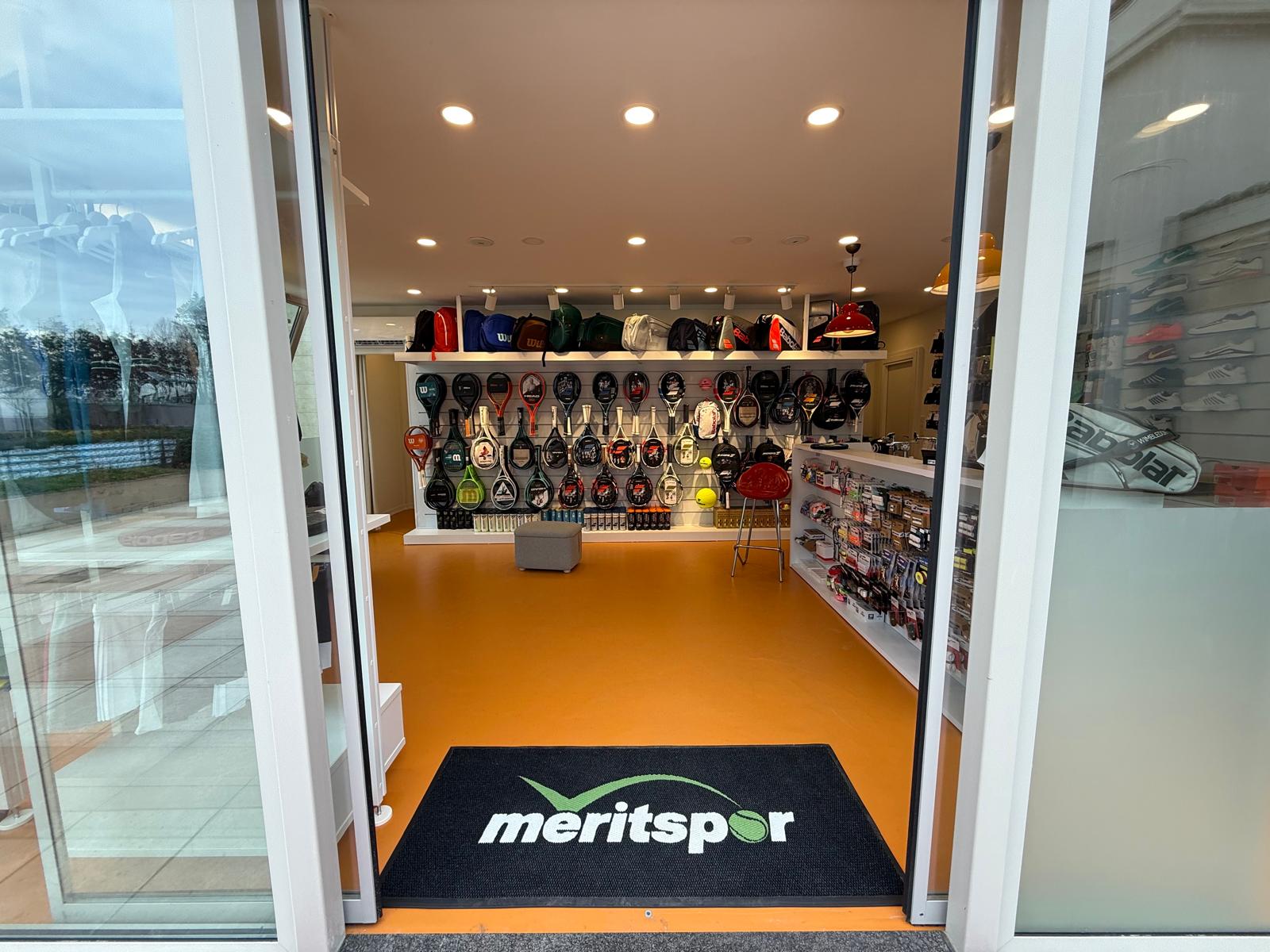 Merit Spor Galatasaray Taç Spor Mağazası