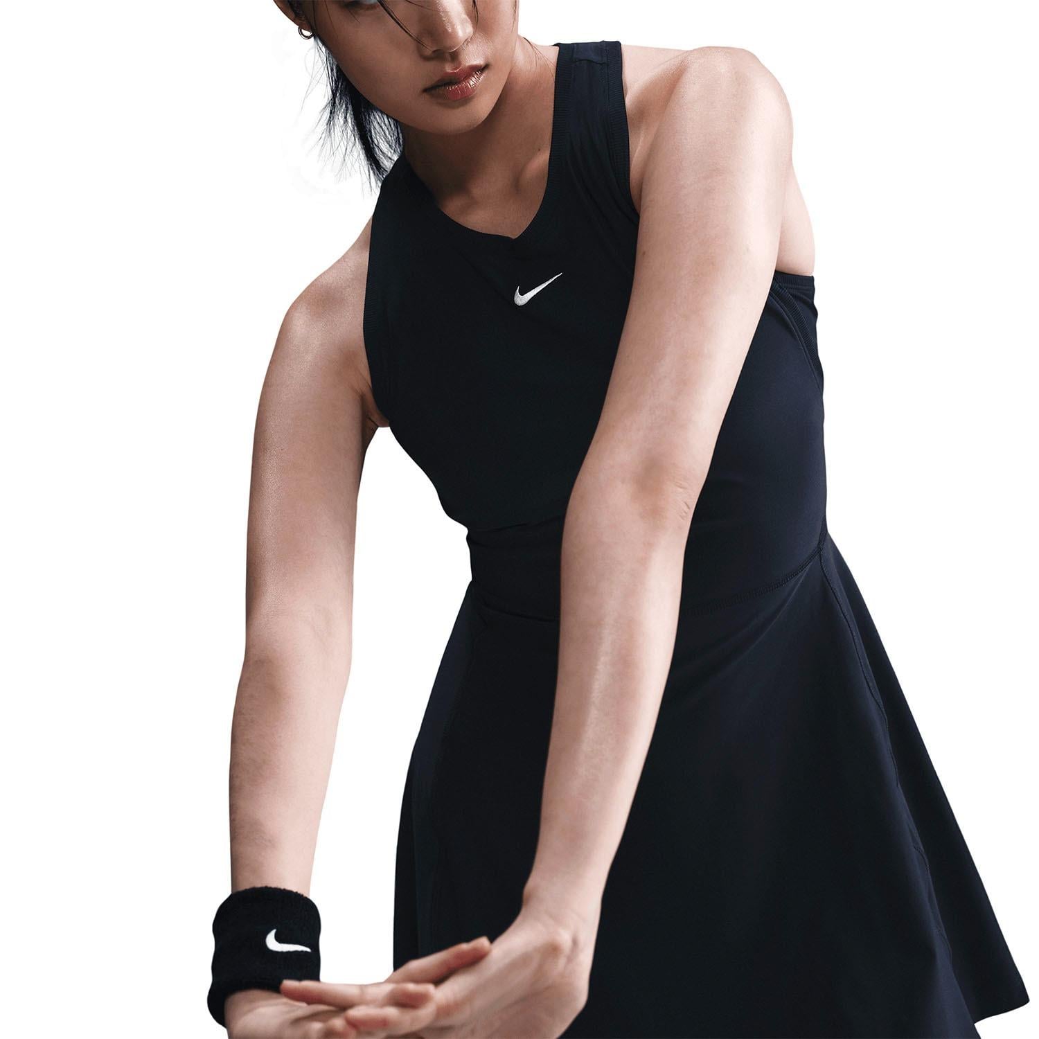 Nike Victory Dri-FIT Kadın Tenis Elbisesi | Şıklık ve Konfor